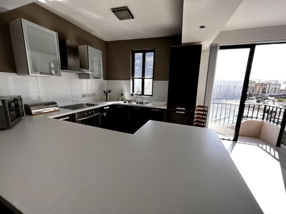 Seafront Meridionale 2Bedroom Apartment Saint Julian's Екстер'єр фото