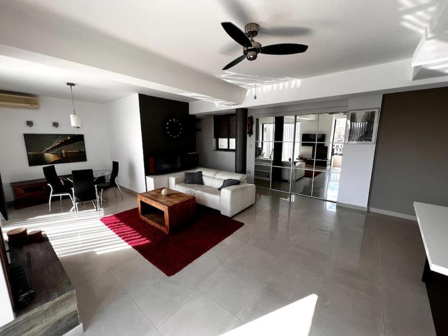 Seafront Meridionale 2Bedroom Apartment Saint Julian's Екстер'єр фото
